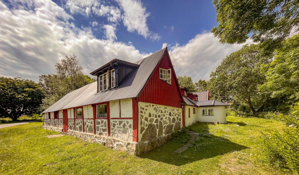 Tobishirdgård, Sweden