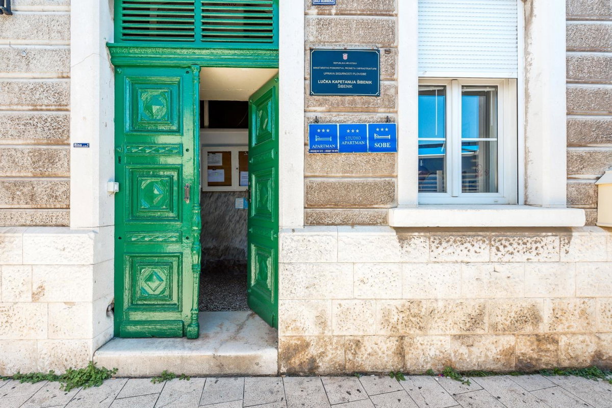 Hôtel · Apartmani Rina, Šibenik