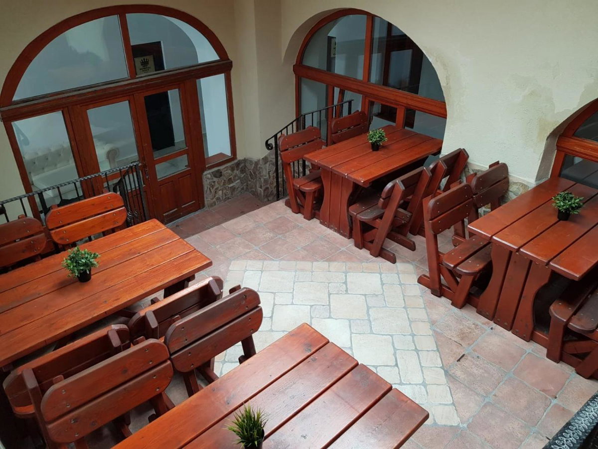 Отель · ELEGANT ROOMS - ULTRACENTRAL - jacuzzi cu hidromasaj, Oradea