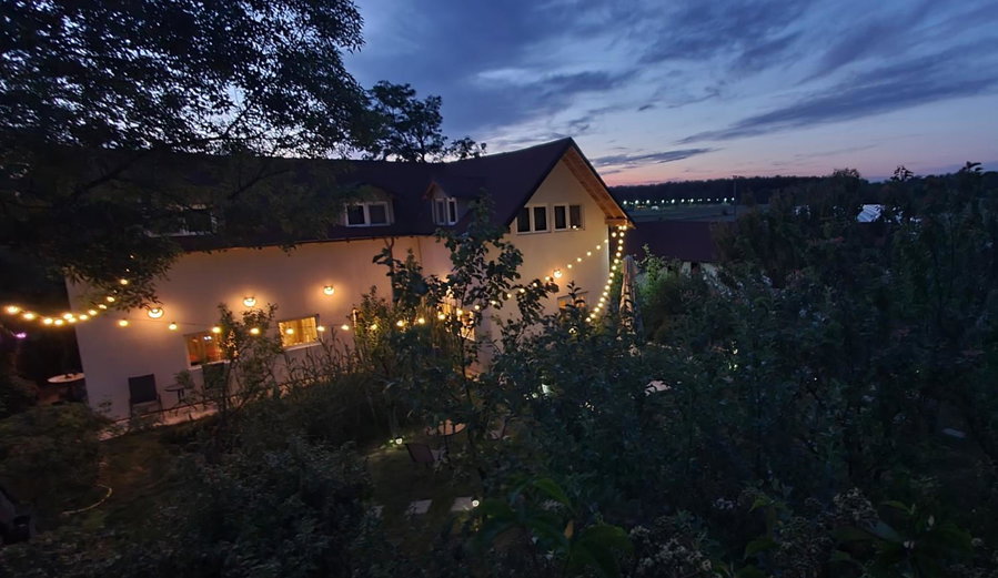 Forest Inn, Izvorani, Romania
