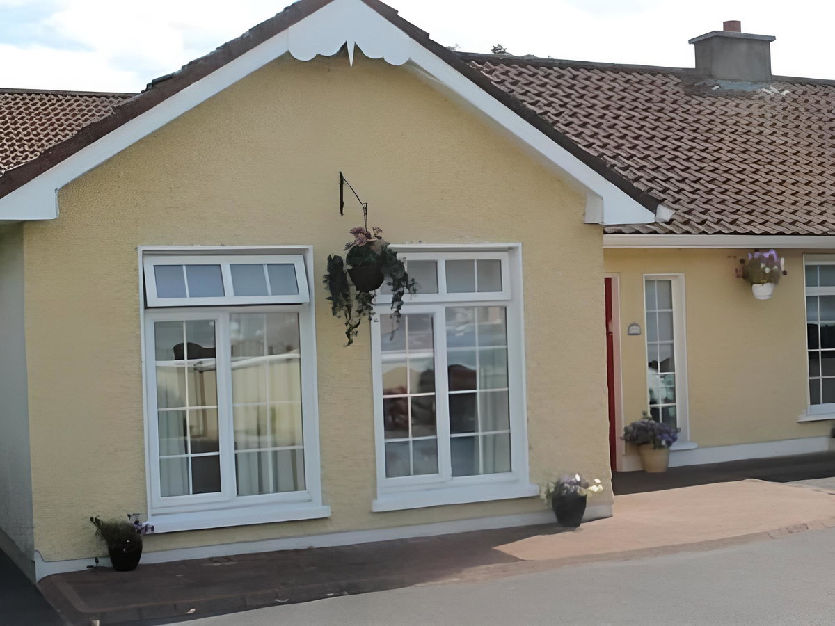 Hotel · Hazelbrook, Waterford