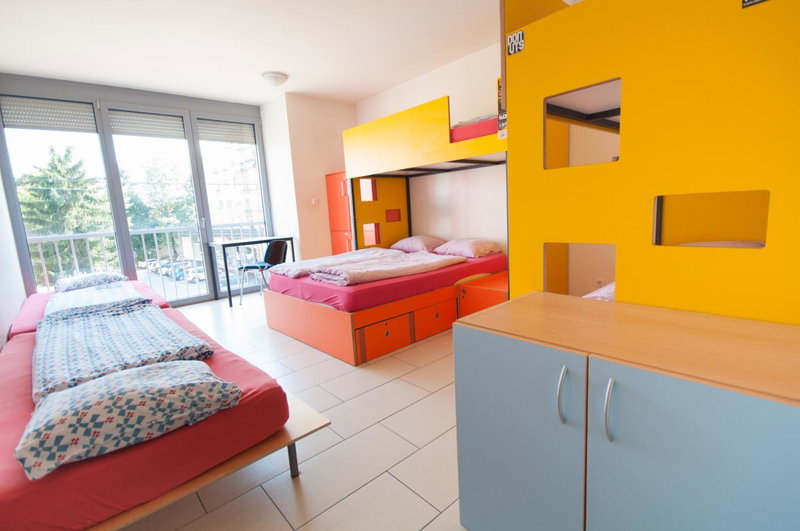 Simbol Hostel & Rooms with Free Private Parking, Ljubljana, Словения