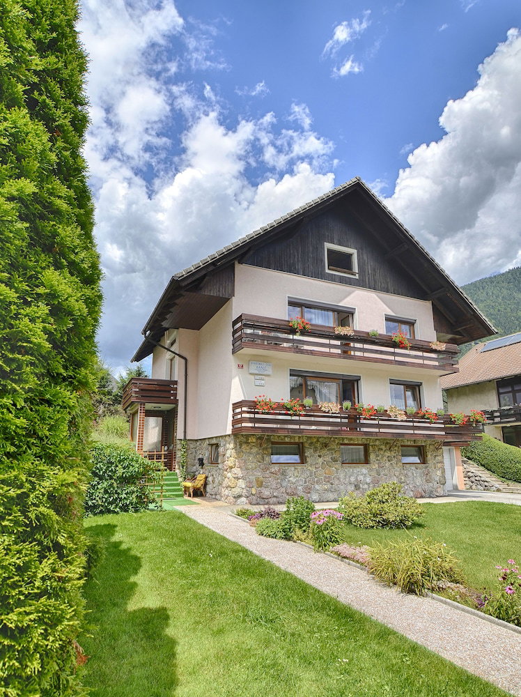 Hotel · Apartments & Rooms Banich, Kranjska Gora