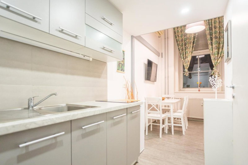 Apartma N'Poznam Tobačna, Ljubljana, Slovenia