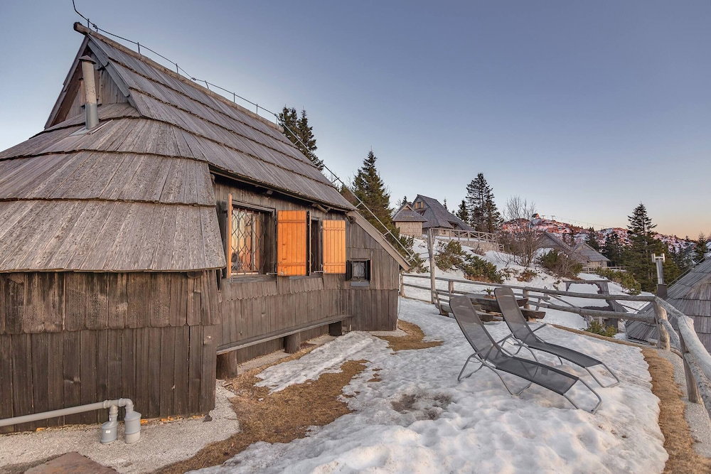 Hôtel · For Lovers Of Sunsets - Chalet Resa Velika Planina, Kamnik