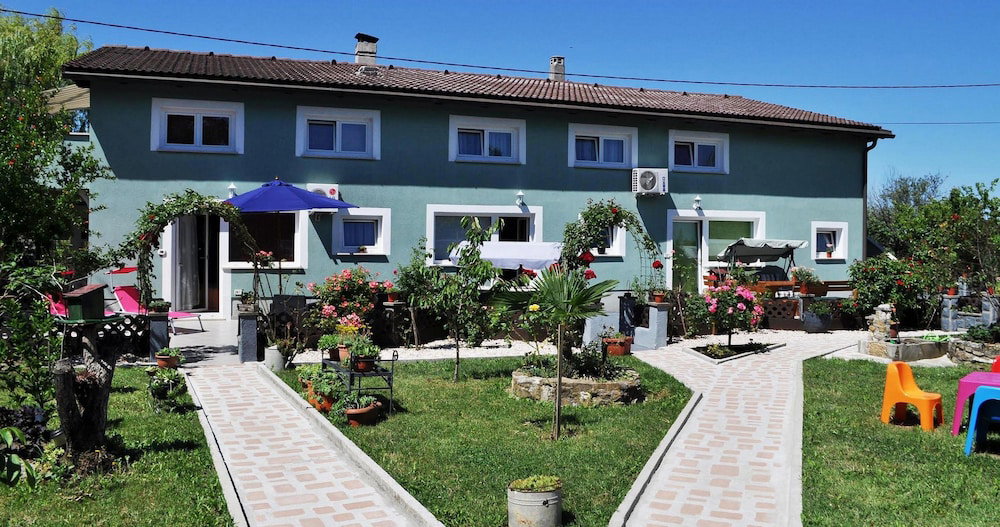 Apartments Green Place, Словения