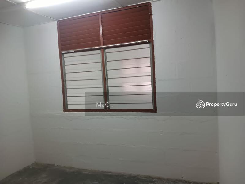 Apartment for rent in Kampong Dungun, Malaysia · 1 storey house @ Taman Sentosa (Haji Hamzah / Pin ke), Kapar · 4 rooms, 1 bath
