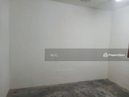 Apartment for rent in Kampong Dungun, Malaysia · 1 storey house @ Taman Sentosa (Haji Hamzah / Pin ke), Kapar · 4 rooms, 1 bath