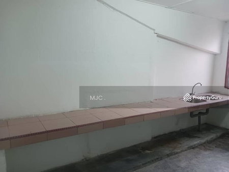 Apartment for rent in Kampong Dungun, Malaysia · 1 storey house @ Taman Sentosa (Haji Hamzah / Pin ke), Kapar · 4 rooms, 1 bath