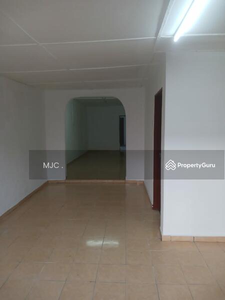 Apartment for rent in Kampong Dungun, Malaysia · 1 storey house @ Taman Sentosa (Haji Hamzah / Pin ke), Kapar · 4 rooms, 1 bath