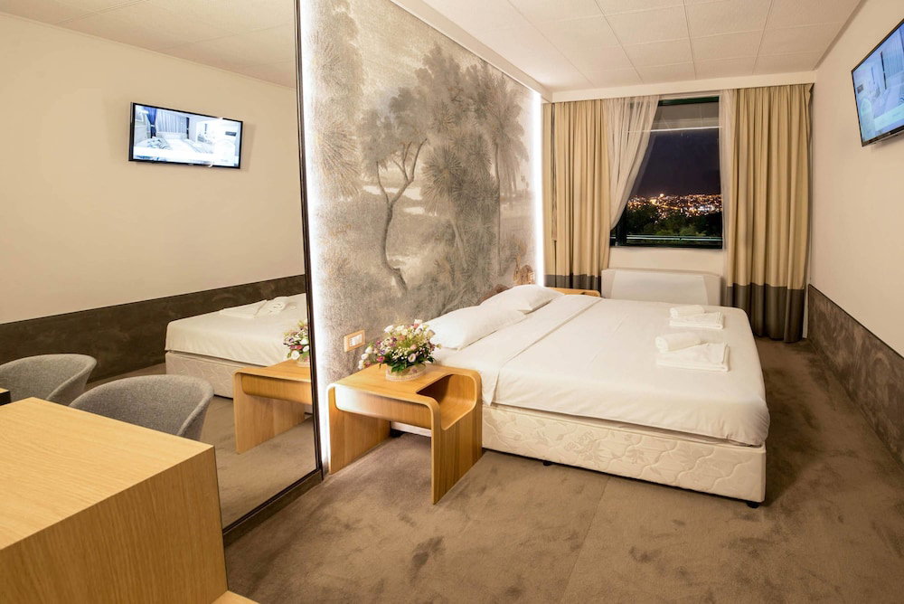 Hotel · Park Hotel RAYA Garden, Veliko Tarnovo