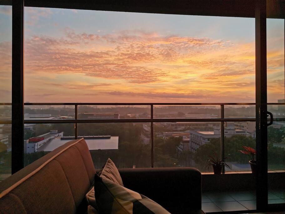 Hotel · HINODE Geniehome 3BR free WIFI and CARPARK at Utropolis Shah Alam, Shah Alam