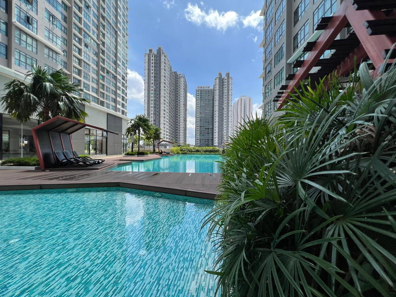 Luxurious Rustic Suite Conezion Botanical Garden IOI City Mall Putrajaya 5 plus 1 Paxs 3 Rooms 2 Baths, Putrajaya, Malaysia