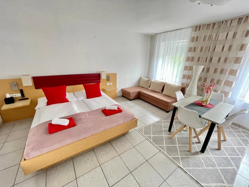 Alpesi Apartman Downtown, Sopron, Hungary