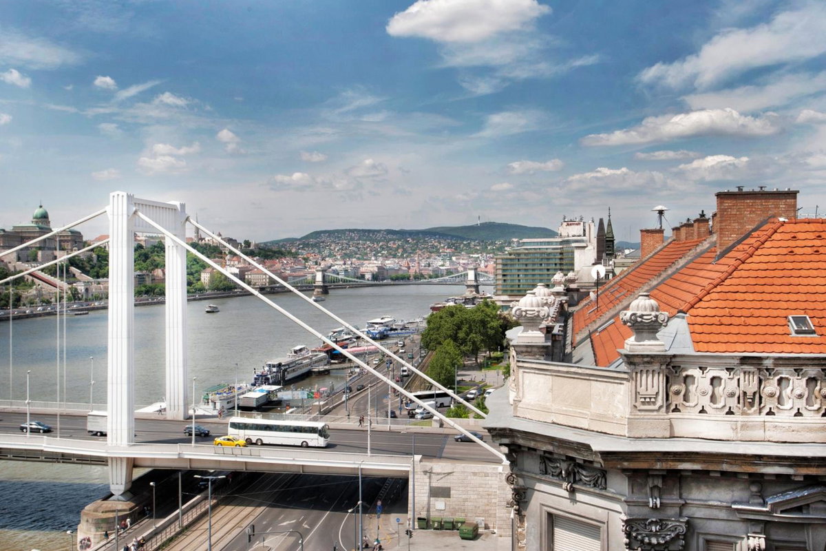 Riverside flat with King Castle view, Hongrie