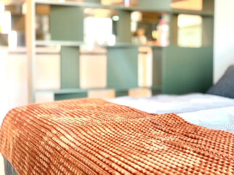 Luxury, bright Studio with parking and balcony in Bratislava center, Bratislava, Slovaquie