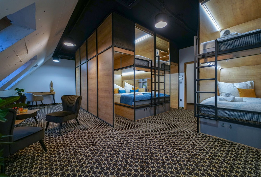 CHORS like a hotel | Capsule & NFT Boutique Hostel Bratislava | City Center, Slowakei