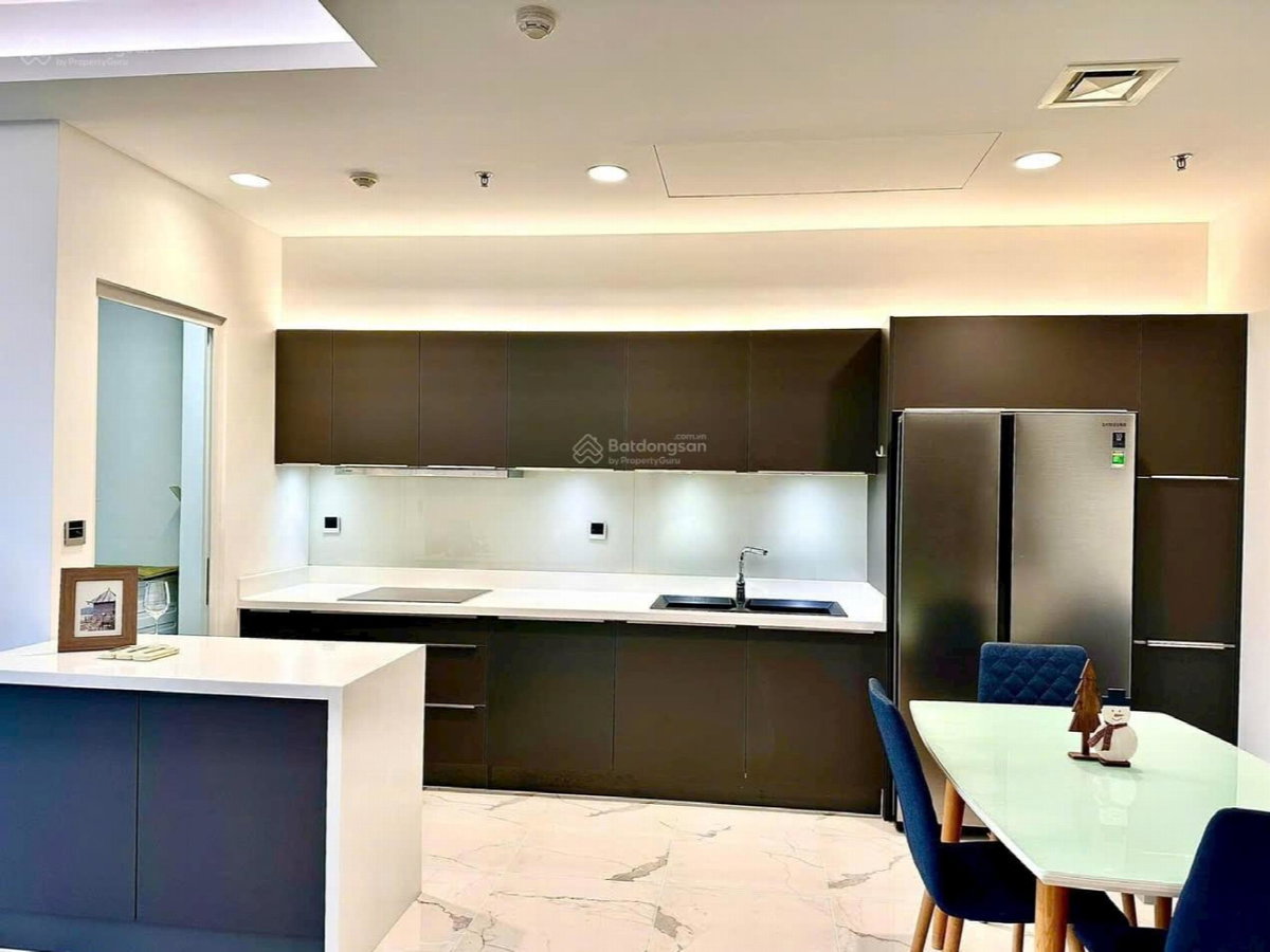 Sarina Condominium, Viêt Nam