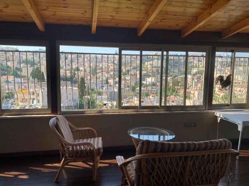 Cozy Wood Apartment With Great View to Nazareth, Nazareth, Israel