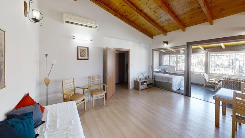 Cozy Wood Apartment With Great View to Nazareth, Nazareth, Israel