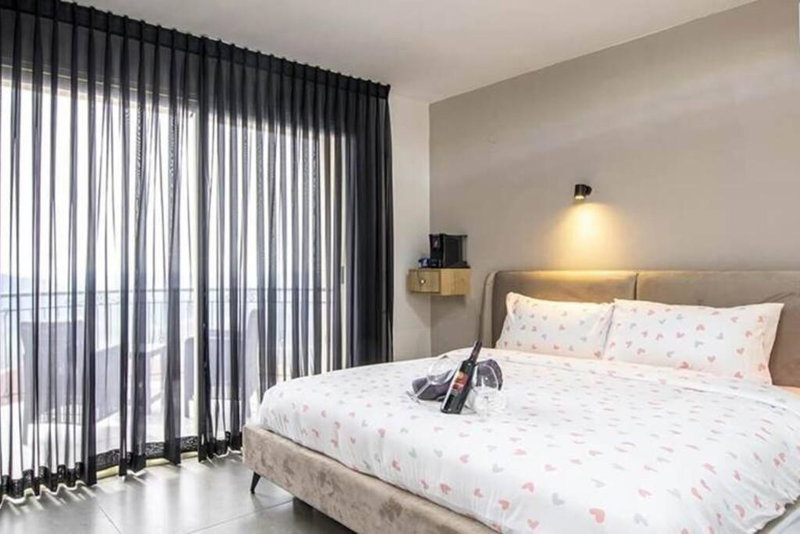 Blue lake luxury villa for families, ‘Ein el Asad, Israel