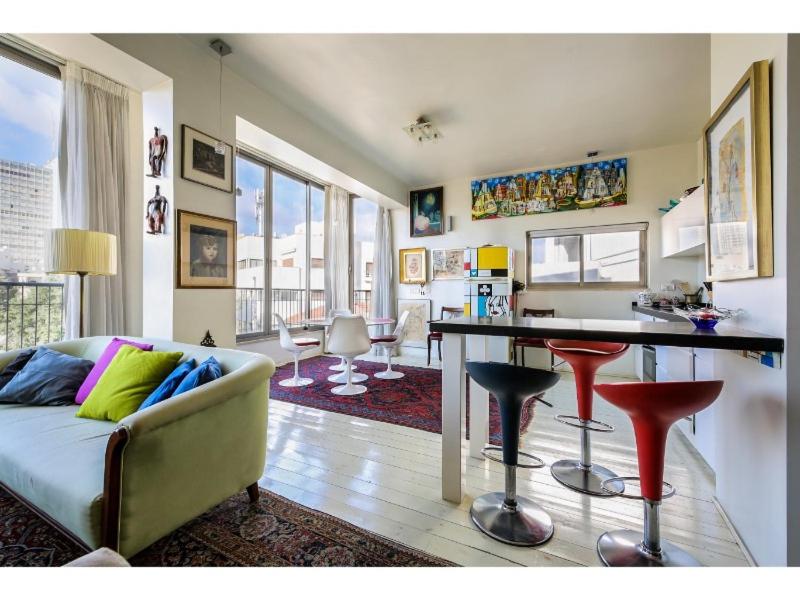 Trumpeldor - 2 Bed Apartment of Art!, Tel Aviv, Israel
