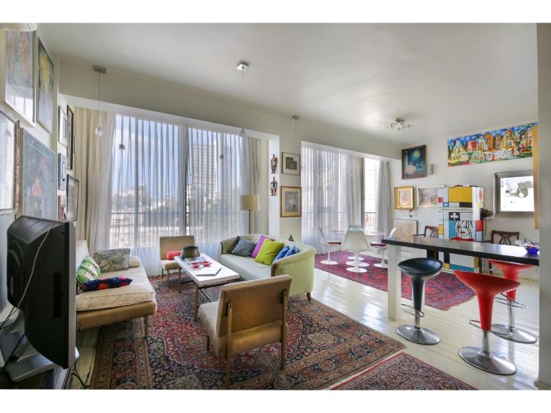 Trumpeldor - 2 Bed Apartment of Art!, Tel Aviv, Israel