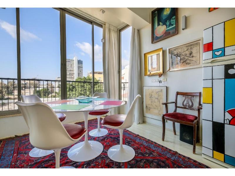 Trumpeldor - 2 Bed Apartment of Art!, Tel Aviv, Israel