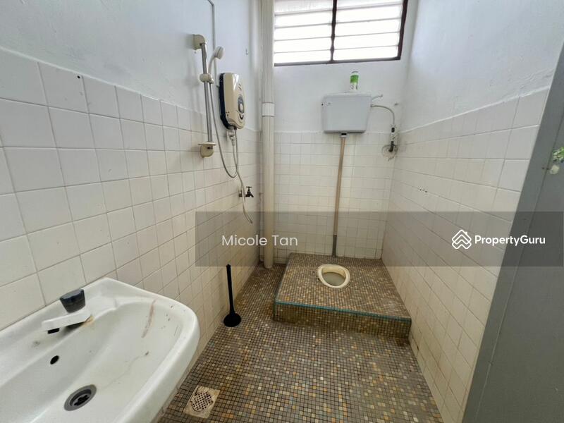 Apartment for rent in Muar, Malaysia · Pangsapuri Emas, Muar · 3 rooms, 2 baths