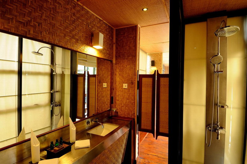 The Rainforest Ecolodge - Sinharaja with Shuttle Service from Car Park, Deniyaya, Sri Lanka