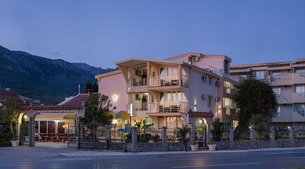 Vila Jadran, Montenegro