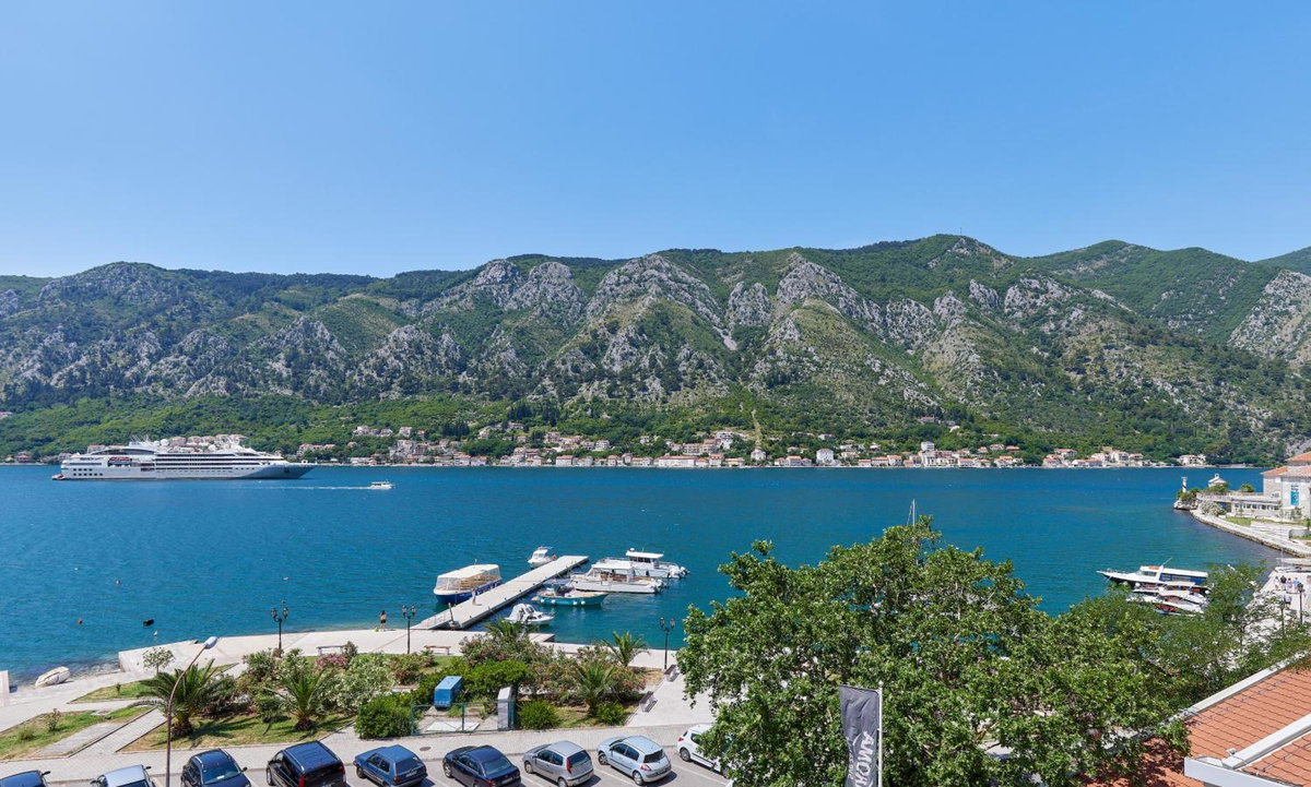 Apartment Plagenti with sea view, Montenegro