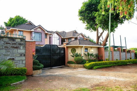 Davis Court, Nyeri, Kenya
