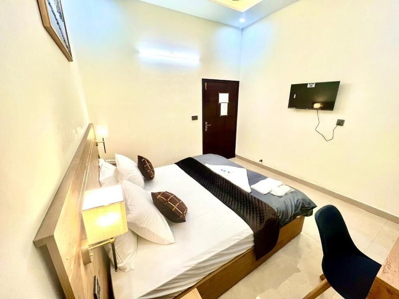 BNB Royal Galaxy Family Hotel, Karachi, Пакистан