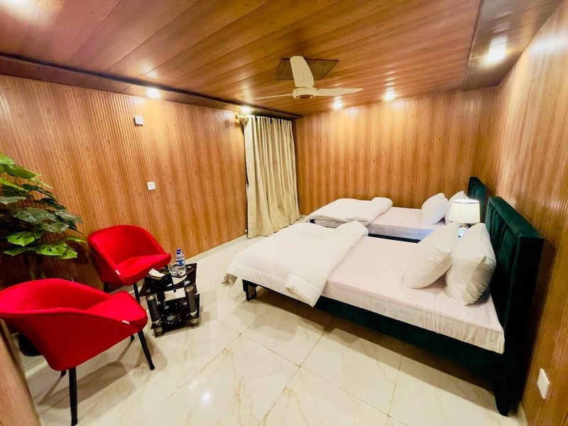 Hotel Five Rivers Airport Road, Lahore, Pakistan