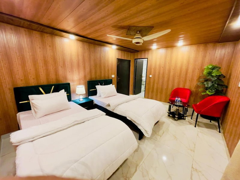 Hotel Five Rivers Airport Road, Lahore, Pakistan