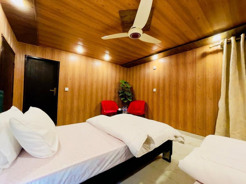 Hotel Five Rivers Airport Road, Lahore, Pakistan