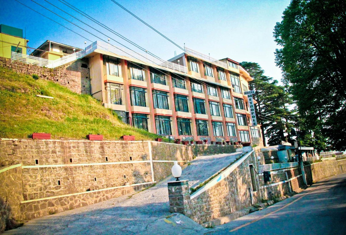 Metropole Hotel, Pakistan