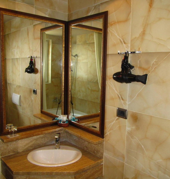 Hotel Doro City, Tirana, Албания