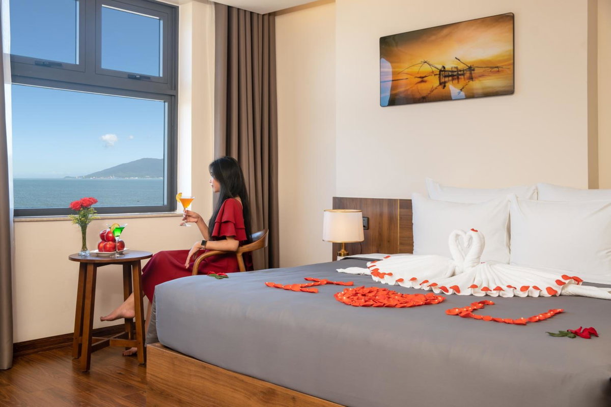 Avenis Hotel, Vietnam