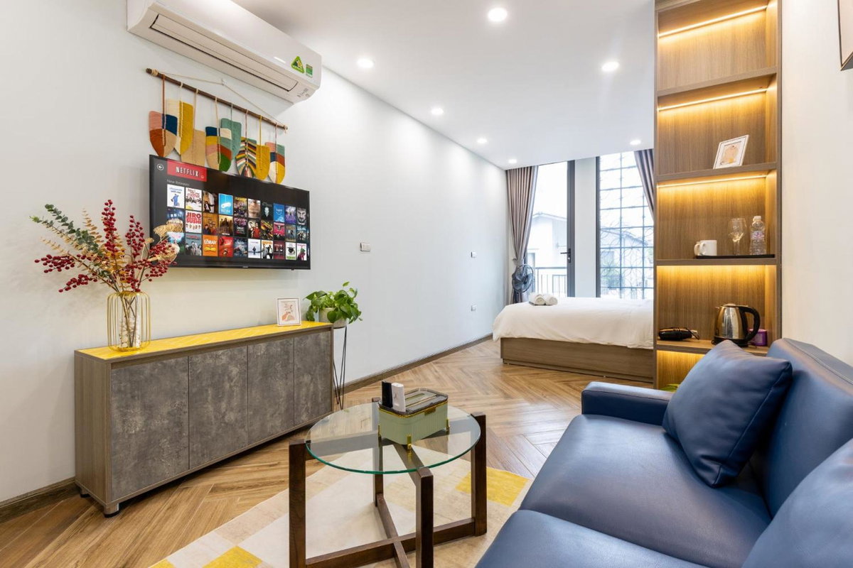 Hotel · Westlake Emerald Suites, Hanoi