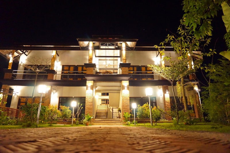 Above the Sea Guesthouse, Mae Sariang, Thailand