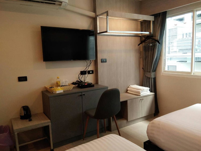 Lazy Sunday hostel, Bangkok, Thailand