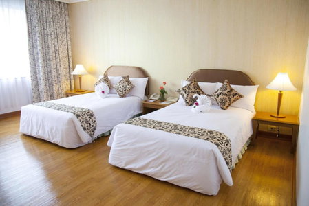 Thumrin Thana Hotel, Trang, Tailandia