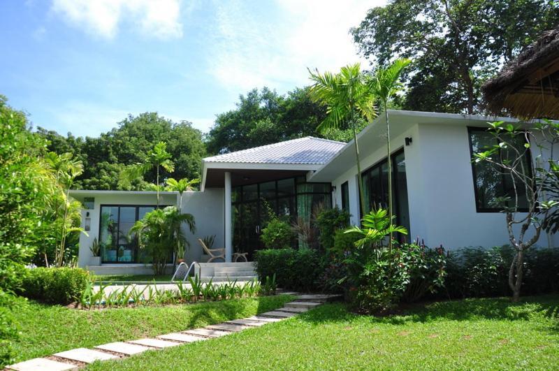 Samui Honey Tara Villa Residence, Choeng Mon Beach, Thailand
