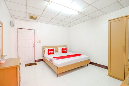 OYO 525 MRT Phetkasem 48 Place, Bangkok, Thailand