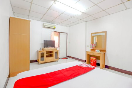 OYO 525 MRT Phetkasem 48 Place, Bangkok, Thailand