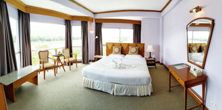 Viang Tak Riverside Hotel, Tak, Thailand