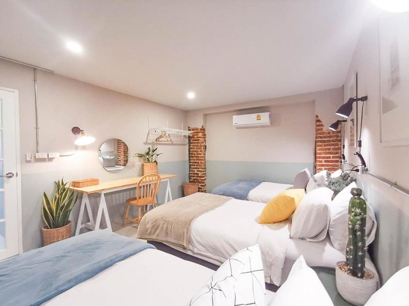 Snoozy Guesthouse, Phuket Town, Thailand