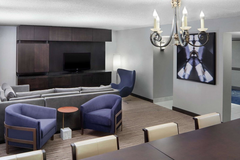 DoubleTree by Hilton Hotel Newark Airport, Newark, United States